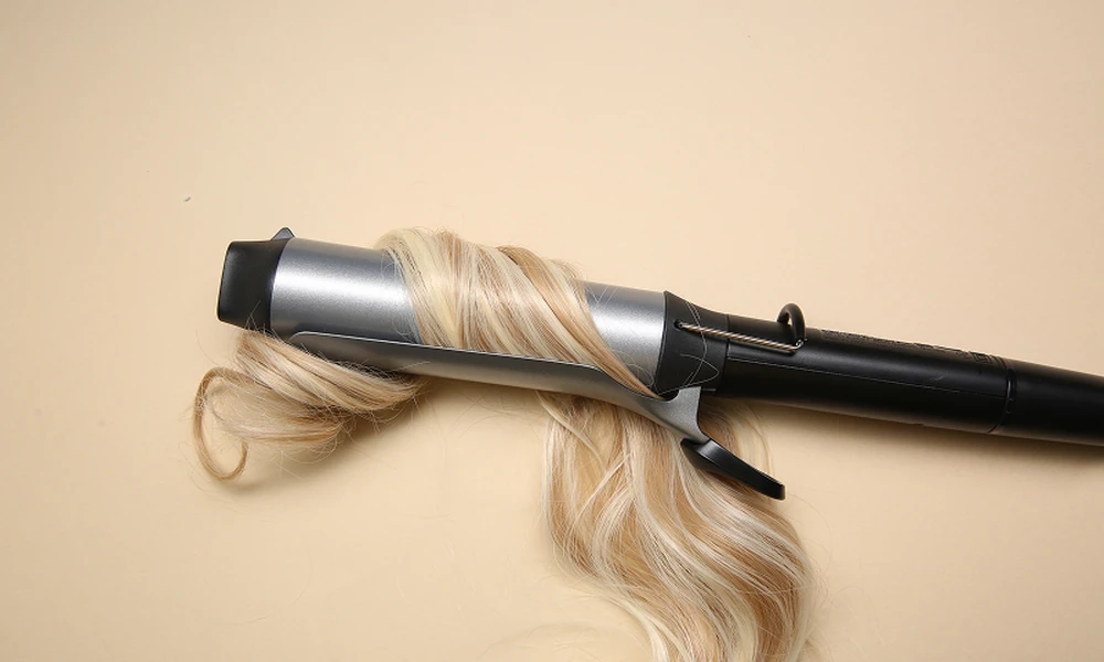 4 Comparisons: How a Dyson Hair Curler Differs from Traditional Tools